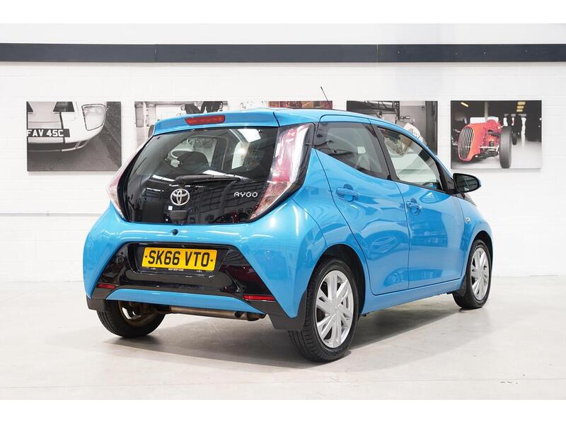 Toyota AYGO 1.0 VVT-i x-pression Euro 6 5dr - U357