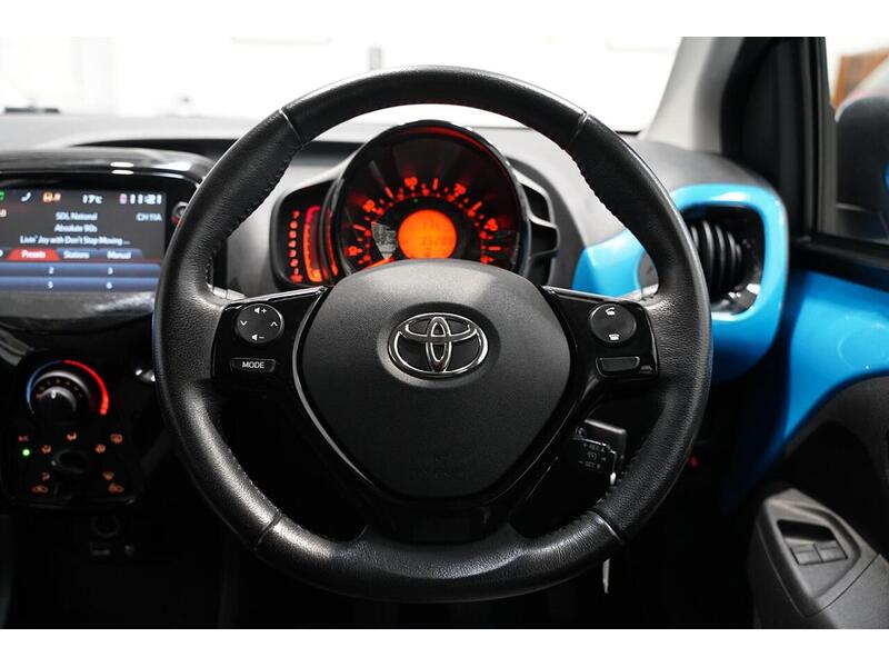 Toyota AYGO 1.0 VVT-i x-pression Euro 6 5dr - U357