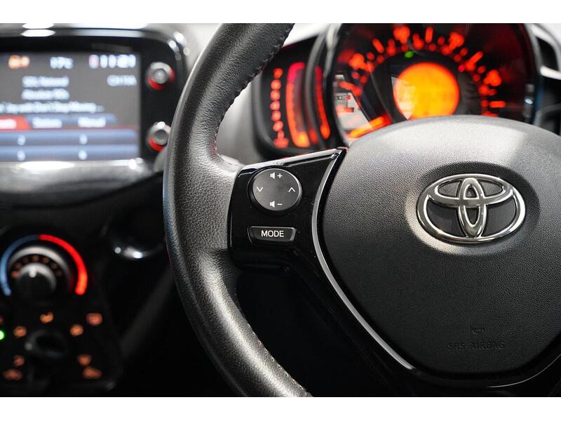 Toyota AYGO 1.0 VVT-i x-pression Euro 6 5dr - U357