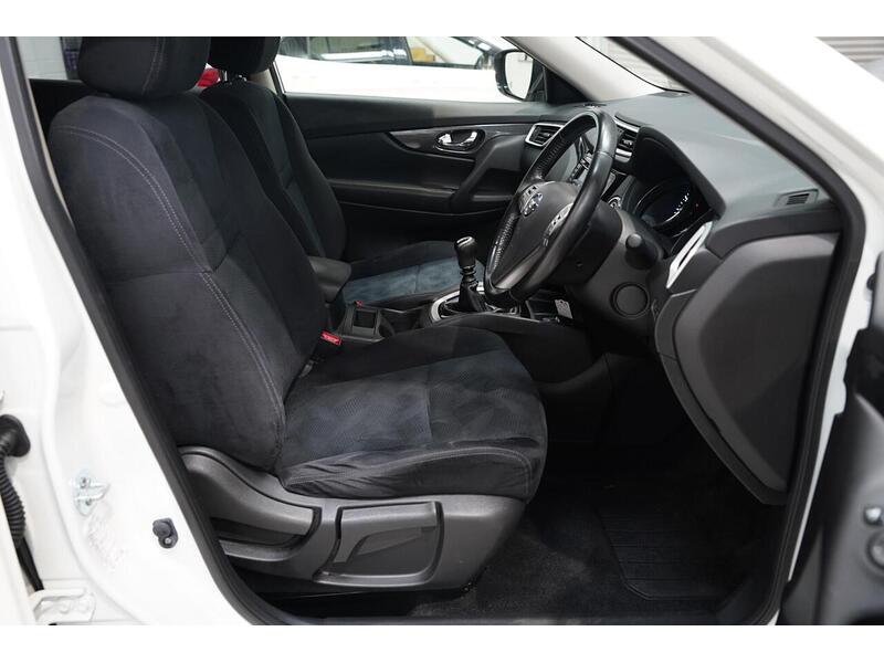 Nissan X-Trail X-Trail n-tec SUV 1 Manual Petrol - U367