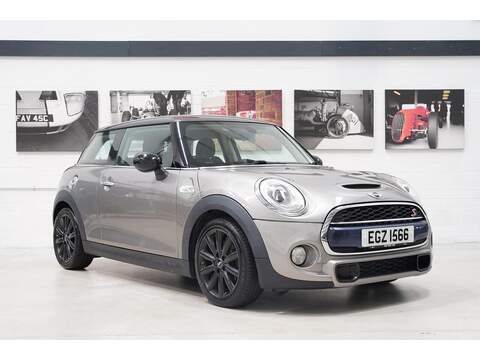 MINI Hatch V40 R-Design Hatchback 1 Manual Diesel