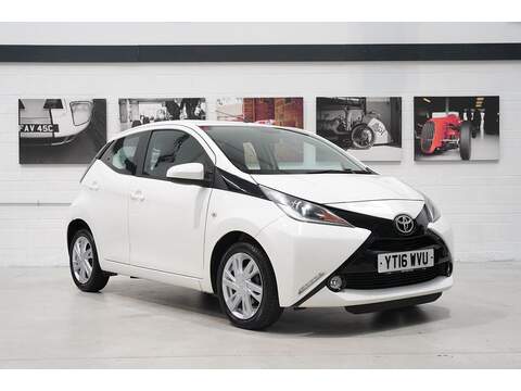 Toyota AYGO Hatch Cooper S Hatchback 1 Manual Petrol