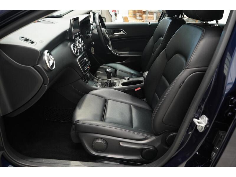 Mercedes-Benz A Class 1.6 A180 SE (Executive) Euro 6 (s/s) 5dr - U384