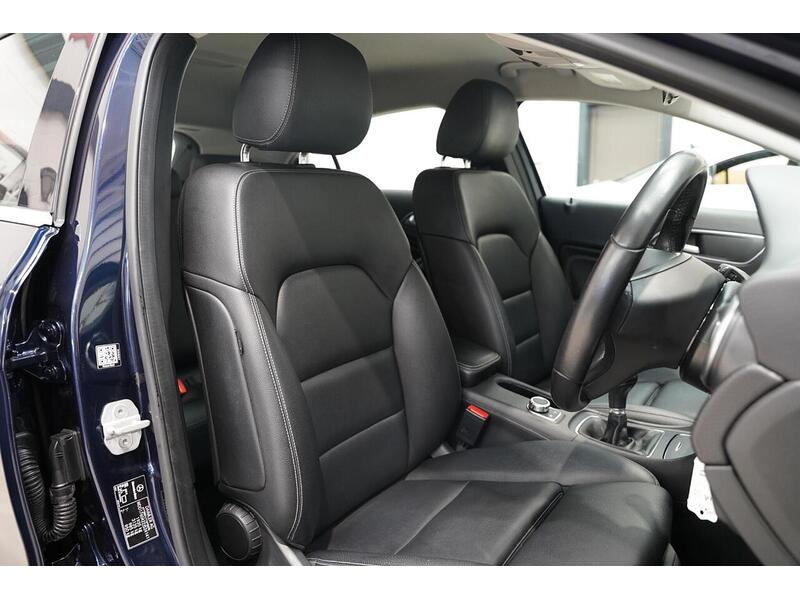 Mercedes-Benz A Class 1.6 A180 SE (Executive) Euro 6 (s/s) 5dr - U384