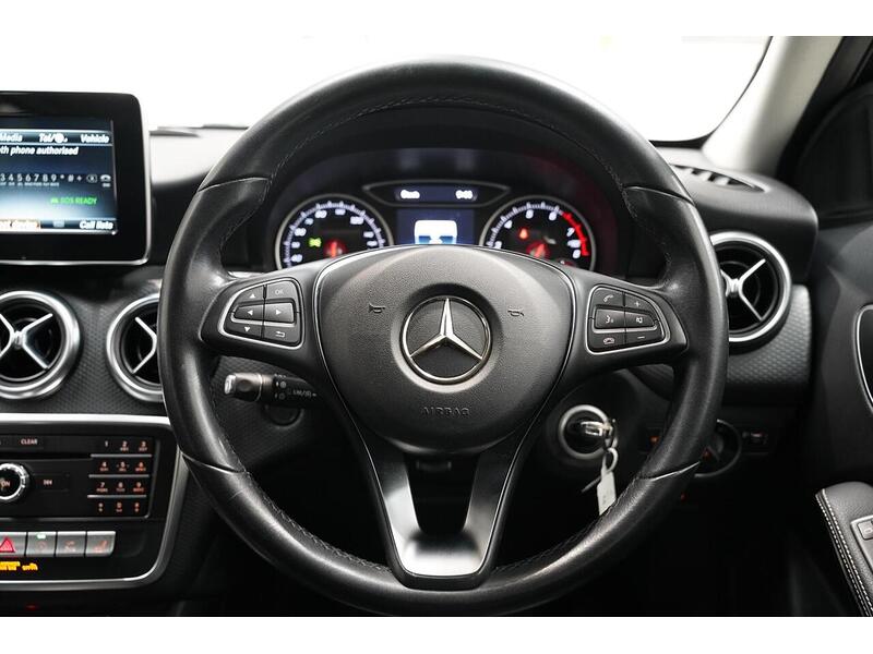 Mercedes-Benz A Class 1.6 A180 SE (Executive) Euro 6 (s/s) 5dr - U384