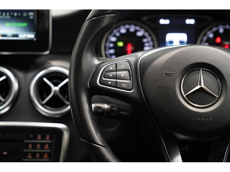 Mercedes-Benz A Class 1.6 A180 SE (Executive) Euro 6 (s/s) 5dr - U384