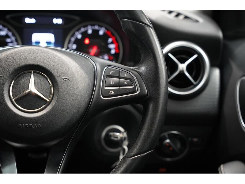 Mercedes-Benz A Class 1.6 A180 SE (Executive) Euro 6 (s/s) 5dr - U384