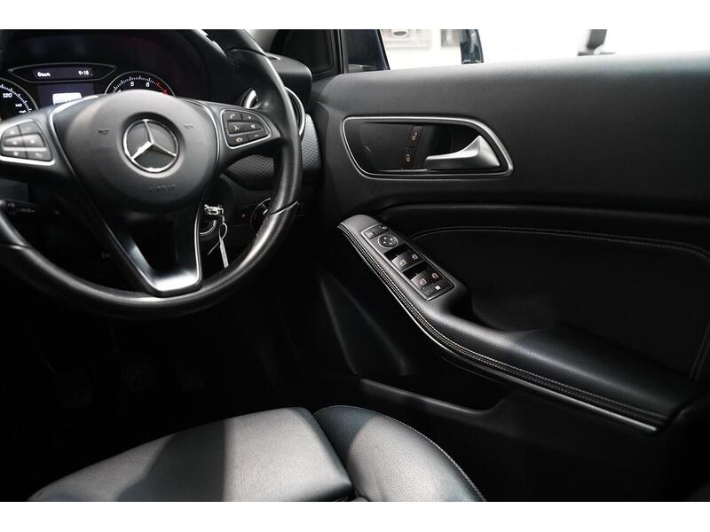 Mercedes-Benz A Class 1.6 A180 SE (Executive) Euro 6 (s/s) 5dr - U384
