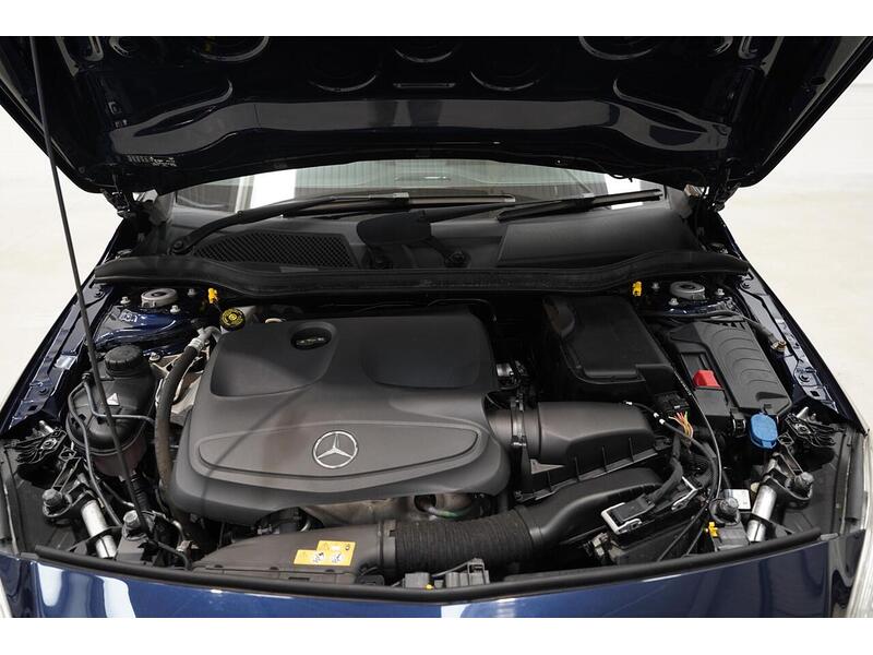 Mercedes-Benz A Class 1.6 A180 SE (Executive) Euro 6 (s/s) 5dr - U384