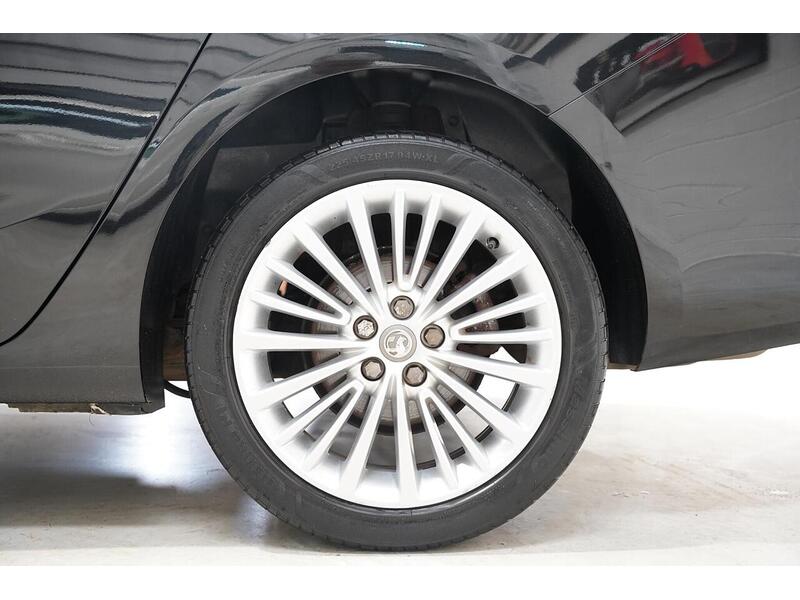 Vauxhall Astra 1.4i Turbo Elite Nav Sports Tourer Auto Euro 6 (s/s) 5dr - U388