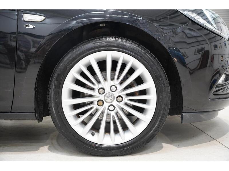 Vauxhall Astra 1.4i Turbo Elite Nav Sports Tourer Auto Euro 6 (s/s) 5dr - U388