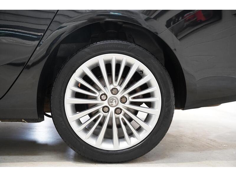 Vauxhall Astra 1.4i Turbo Elite Nav Sports Tourer Auto Euro 6 (s/s) 5dr - U388