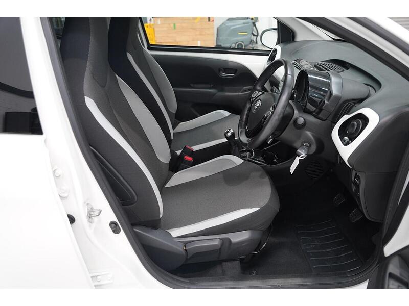 Toyota AYGO 1.0 VVT-i x-style Euro 6 5dr - U392