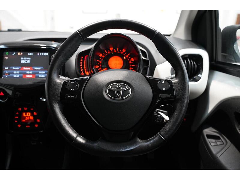 Toyota AYGO 1.0 VVT-i x-style Euro 6 5dr - U392