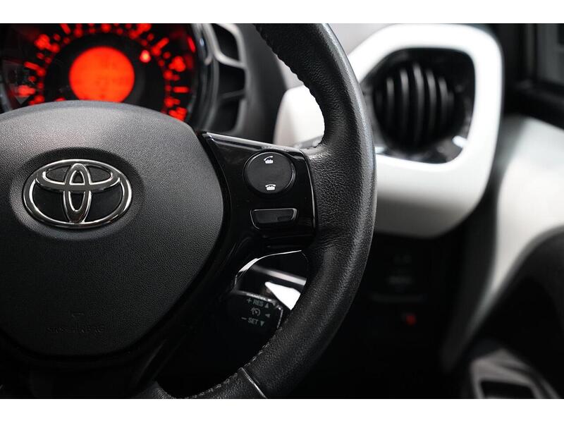 Toyota AYGO 1.0 VVT-i x-style Euro 6 5dr - U392