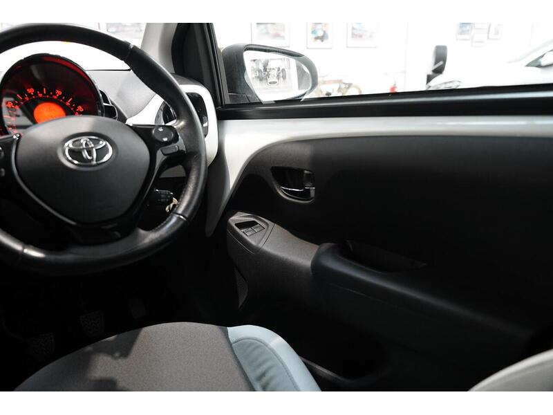 Toyota AYGO 1.0 VVT-i x-style Euro 6 5dr - U392