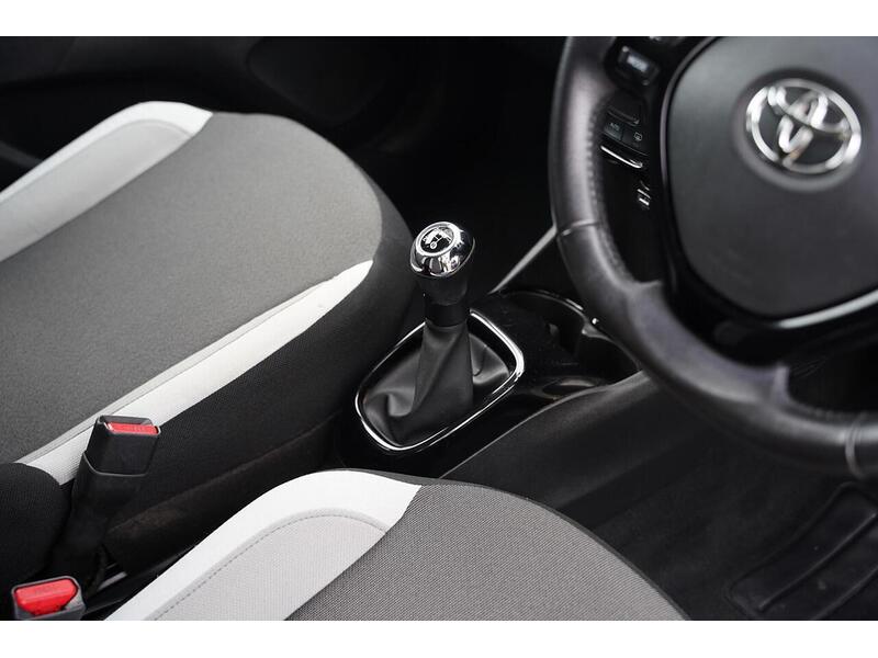 Toyota AYGO 1.0 VVT-i x-style Euro 6 5dr - U392