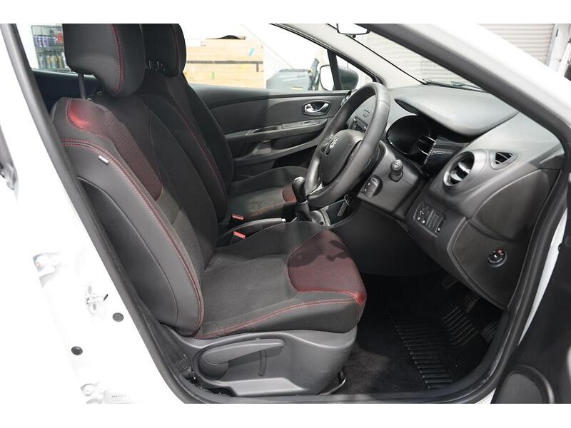 Renault Clio 1.5 dCi Expression + Euro 6 (s/s) 5dr - U401