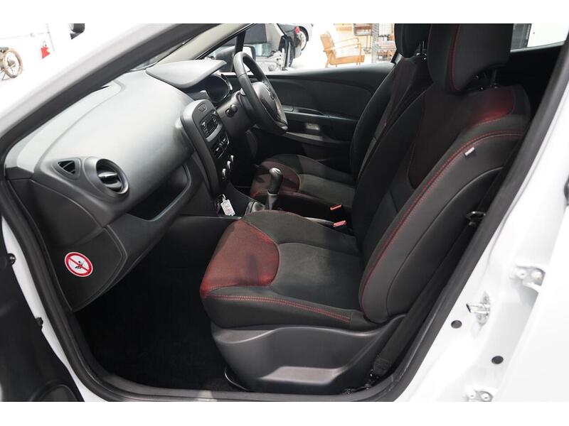 Renault Clio 1.5 dCi Expression + Euro 6 (s/s) 5dr - U401
