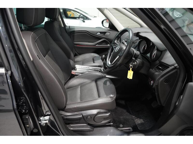 Vauxhall Zafira Tourer 2.0 CDTi Elite Euro 6 (s/s) 5dr - U406