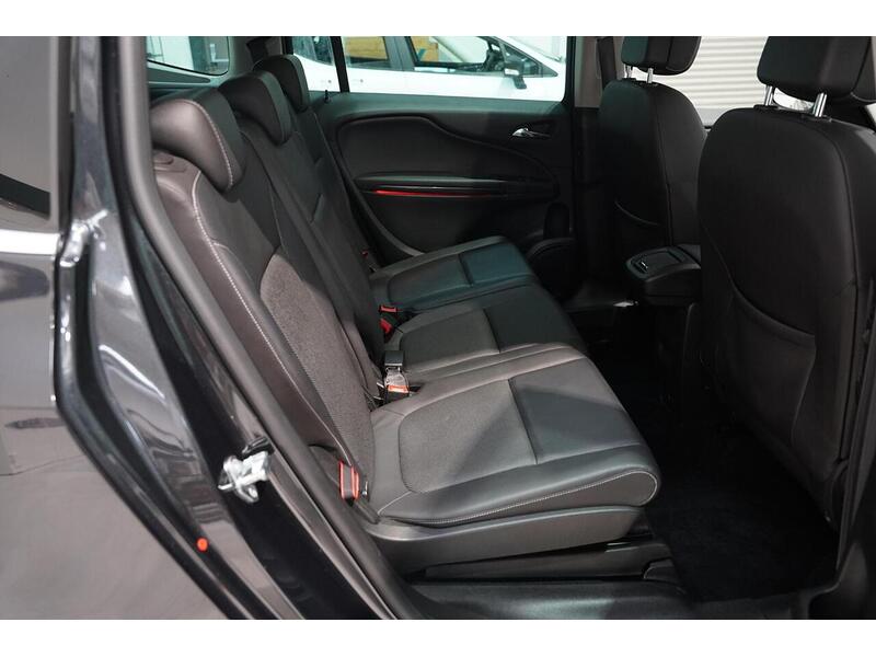 Vauxhall Zafira Tourer 2.0 CDTi Elite Euro 6 (s/s) 5dr - U406