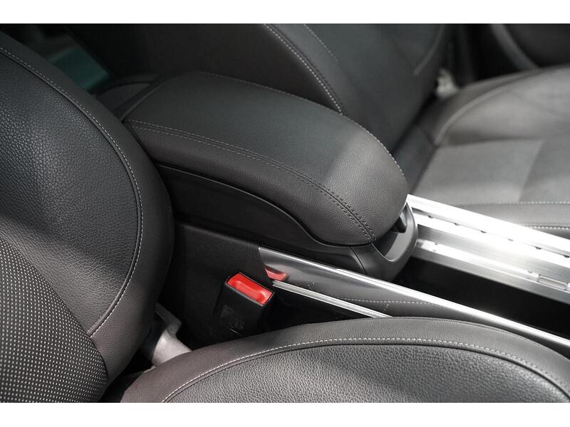 Vauxhall Zafira Tourer 2.0 CDTi Elite Euro 6 (s/s) 5dr - U406