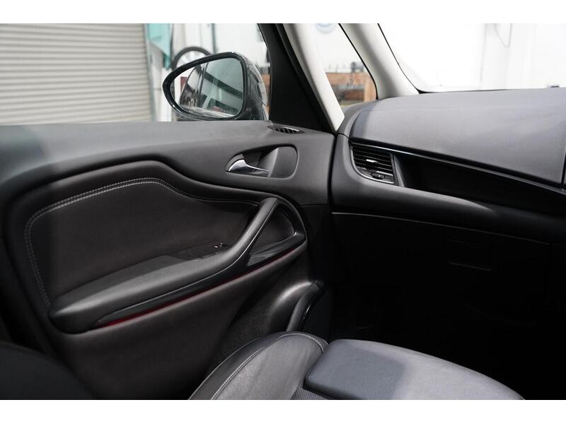 Vauxhall Zafira Tourer 2.0 CDTi Elite Euro 6 (s/s) 5dr - U406
