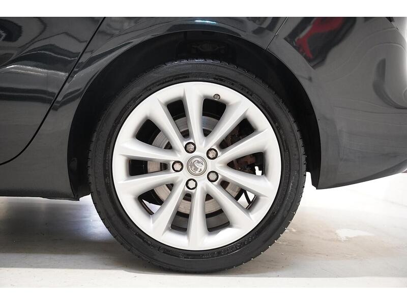 Vauxhall Zafira Tourer 2.0 CDTi Elite Euro 6 (s/s) 5dr - U406