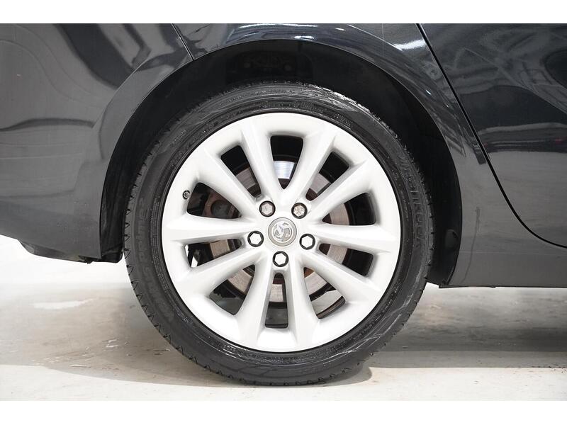 Vauxhall Zafira Tourer 2.0 CDTi Elite Euro 6 (s/s) 5dr - U406