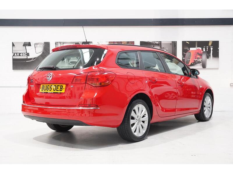Vauxhall Astra 1.6i Design Sports Tourer Euro 6 5dr - U407