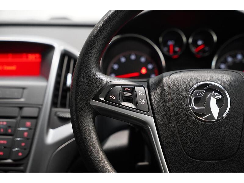 Vauxhall Astra 1.6i Design Sports Tourer Euro 6 5dr - U407