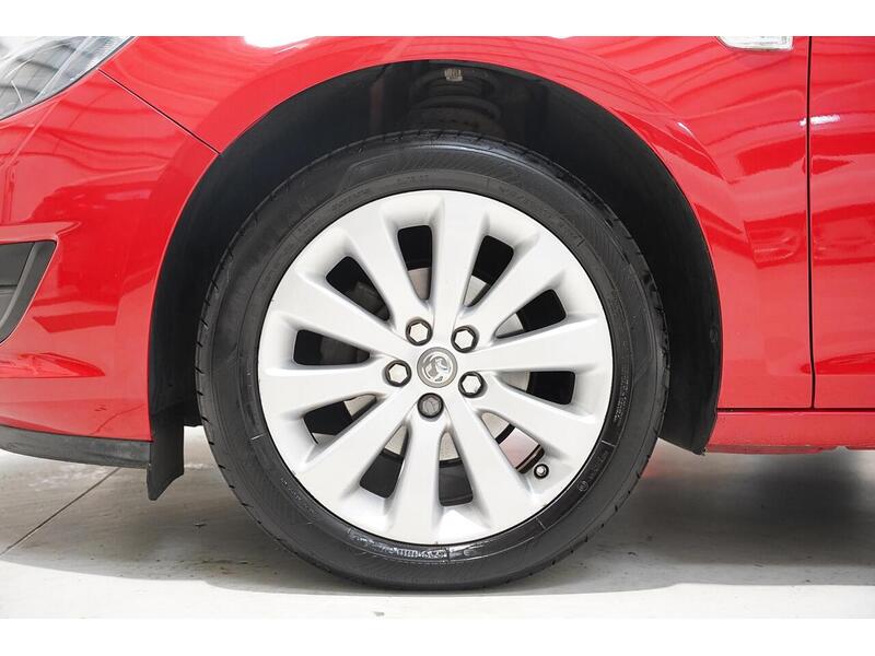 Vauxhall Astra 1.6i Design Sports Tourer Euro 6 5dr - U407