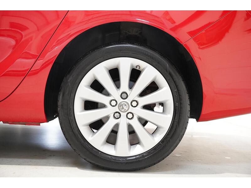 Vauxhall Astra 1.6i Design Sports Tourer Euro 6 5dr - U407
