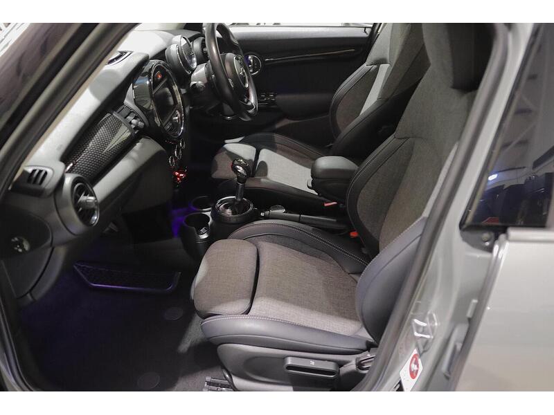 MINI Hatch 2.0 Cooper SD Auto 6Spd Euro 6 (s/s) 5dr - U61