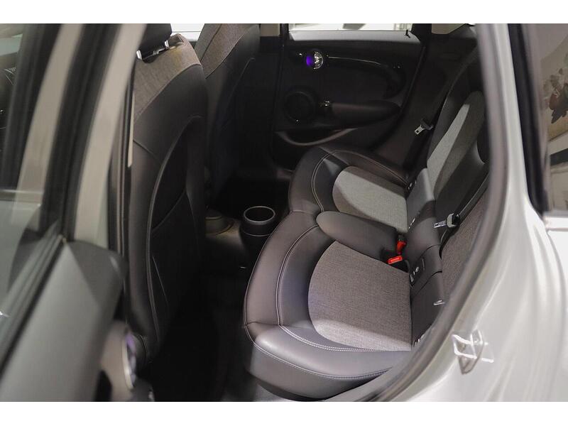 MINI Hatch 2.0 Cooper SD Auto 6Spd Euro 6 (s/s) 5dr - U61