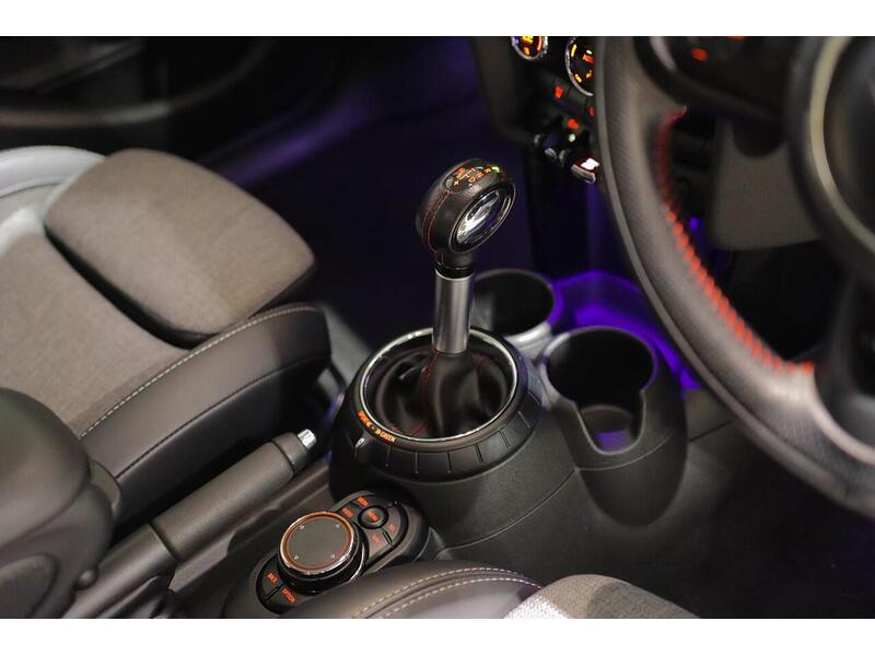 MINI Hatch 2.0 Cooper SD Auto 6Spd Euro 6 (s/s) 5dr - U61