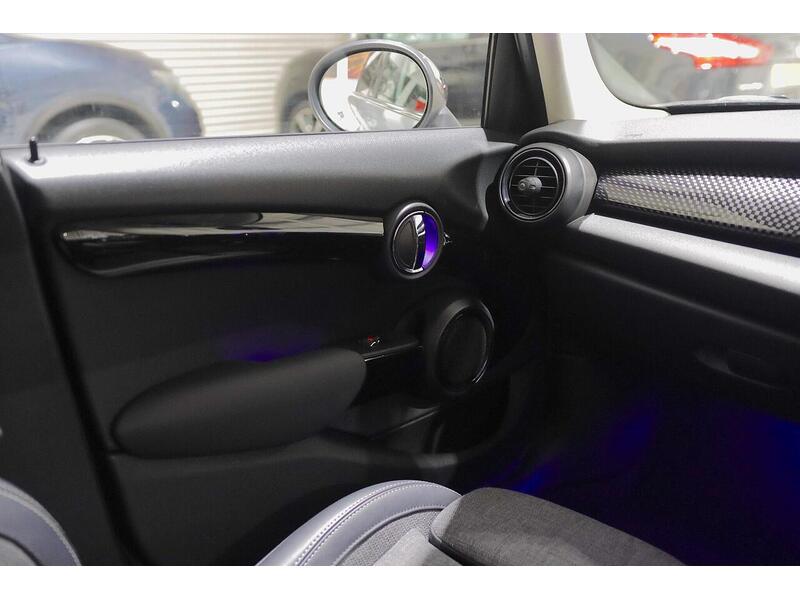 MINI Hatch 2.0 Cooper SD Auto 6Spd Euro 6 (s/s) 5dr - U61