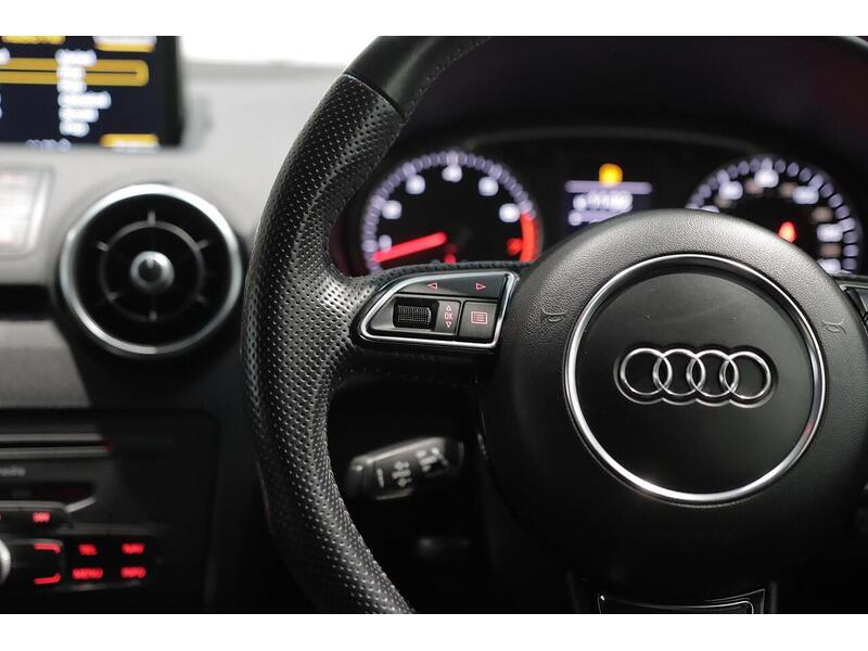 Audi A1 1.4 TFSI CoD Black Edition Sportback Euro 5 (s/s) 5dr - U74