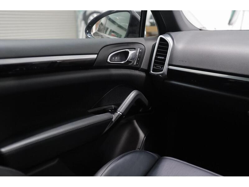 Porsche Cayenne 3.0 TD V6 TiptronicS 4WD Euro 6 (s/s) 5dr - U81