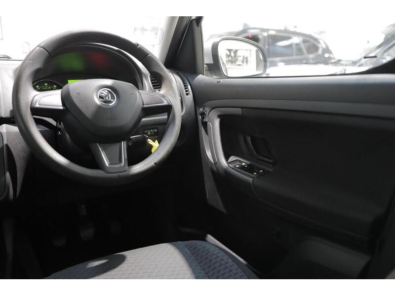 Skoda Roomster 1.2 TSI SE Action MPV 5dr Petrol Manual Euro 5 (86 ps) - U94
