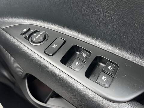 Kia Stonic Stonic 1.0 T-GDi 2 DCT Euro 6 (s/s) 5dr - U1395113