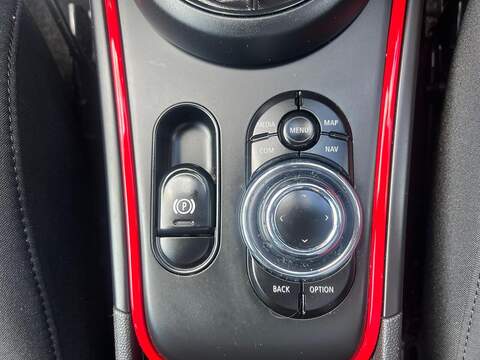 MINI Countryman Countryman 1.5 Cooper Sport Steptronic Euro 6 (s/s) 5dr - U1476267