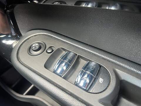 MINI Countryman Countryman 1.5 Cooper Sport Steptronic Euro 6 (s/s) 5dr - U1476267