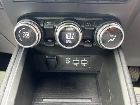 Renault Clio Clio 1.0 TCe Iconic Edition Euro 6 (s/s) 5dr - U1485951