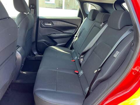 Nissan Qashqai Qashqai 1.3 DIG-T MHEV Acenta Premium Euro 6 (s/s) 5dr - U1495809