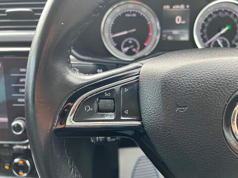 Skoda Superb Superb 2.0 TSI SE L DSG Euro 6 (s/s) 5dr - U1625031