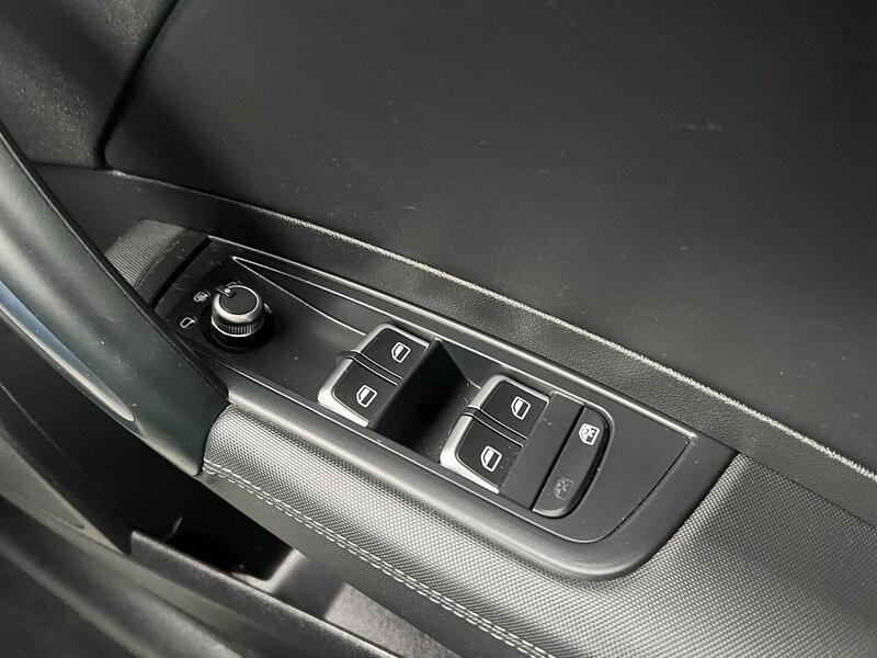 Audi A1 A1 1.4 TFSI S line Sportback S Tronic Euro 6 (s/s) 5dr - U1640692