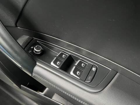 Audi A1 A1 1.4 TFSI S line Sportback S Tronic Euro 6 (s/s) 5dr - U1640692