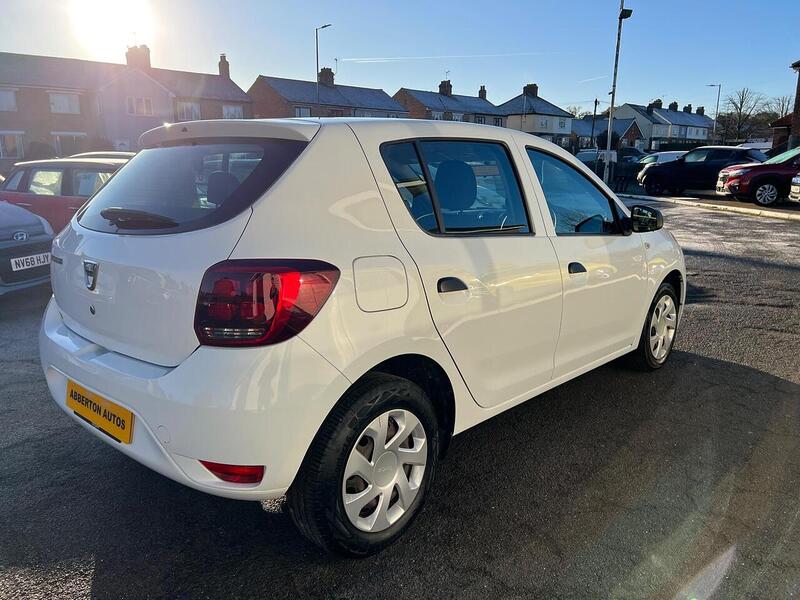 Dacia Sandero Sandero 1.0 SCe Essential Euro 6 5dr - U1651343