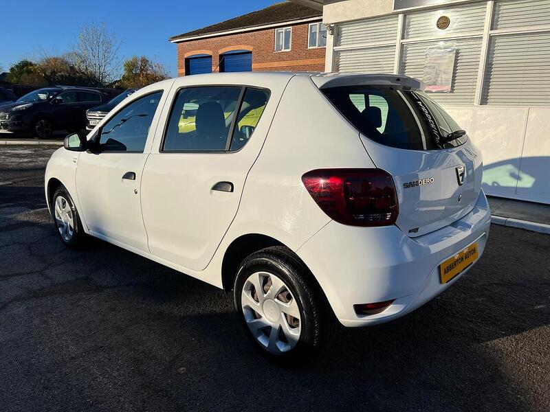 Dacia Sandero Sandero 1.0 SCe Essential Euro 6 5dr - U1651343
